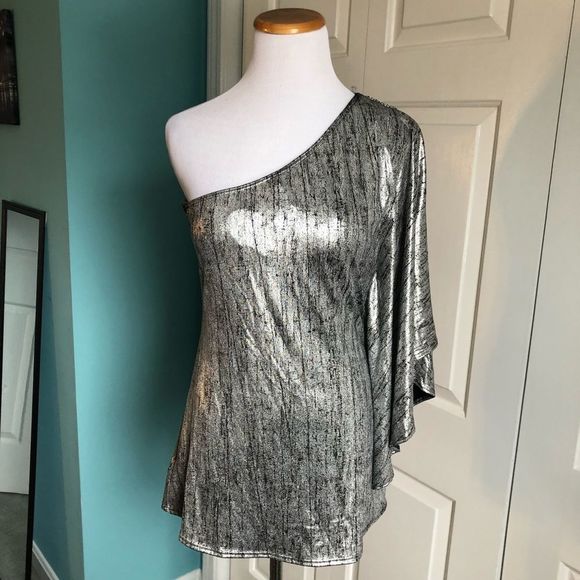 Metallic Silver One Shoulder Top - Picture 2 of 5